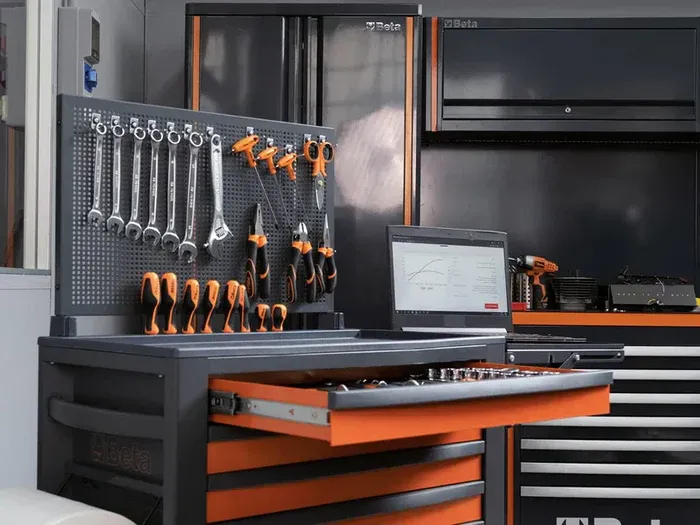 Chariot d’Outils Professionnel Beta™ – 8 Tiroirs + Kit de 333 Pièces